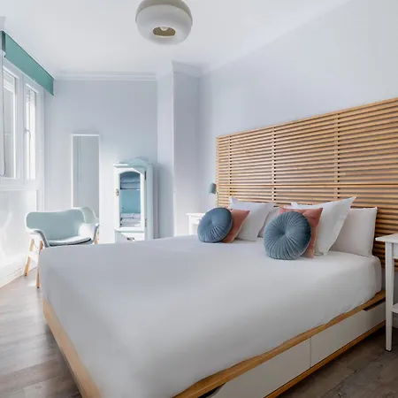 아파트 Beachfront With Communal Swimming Pool And Parking Radazul