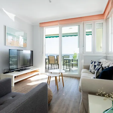 Apartman Beachfront With Communal Swimming Pool And Parking Radazul